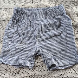 🌿 Oshkosh 18mo Shorts